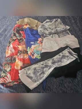 Girls Bundle 6 pieces tees hoodie pants skirt 7-10